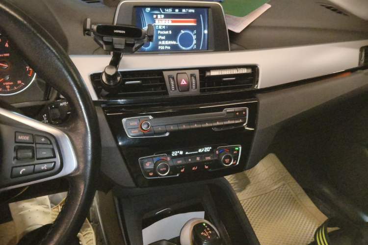 Used BMW X1 2016 sDrive18Li Premium Edition Audio And AC Panel
