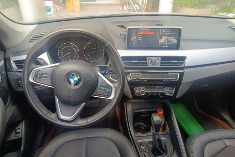 Used BMW X1 2016 sDrive18Li Premium Edition Center Console