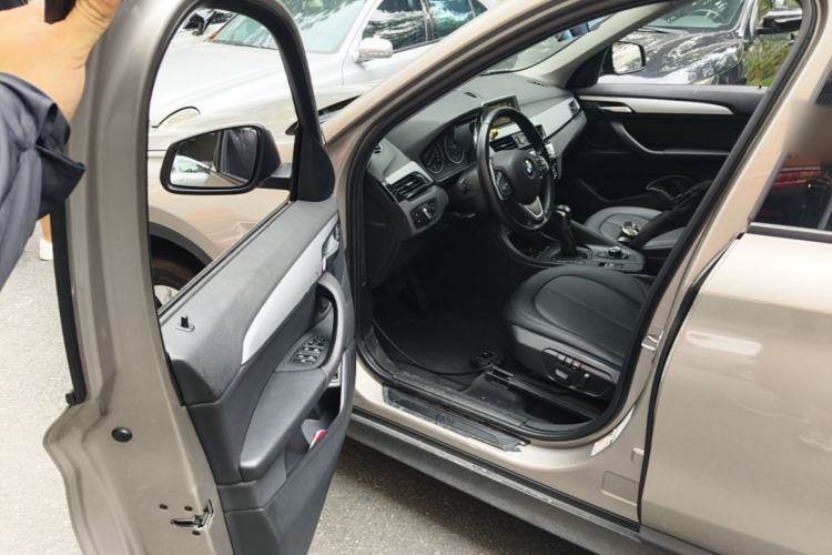 Used BMW X1 2016 sDrive18Li Premium Edition Driver Seat