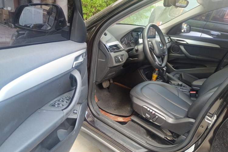 Used BMW X1 2016 sDrive18Li Premium Edition Driver Seat