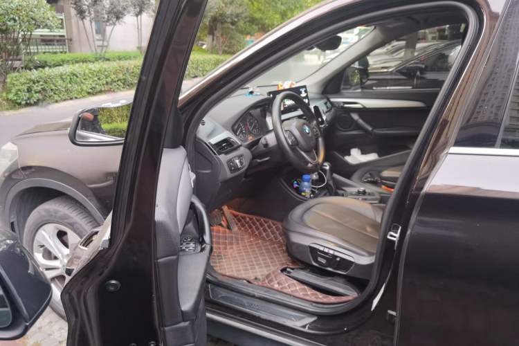 Used BMW X1 2016 sDrive18Li Premium Edition Driver Seat