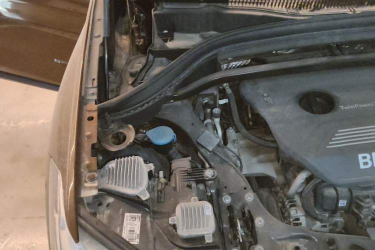 Used BMW X1 2016 sDrive18Li Premium Edition Engine Bay Right