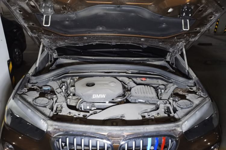 Used BMW X1 2016 sDrive18Li Fashion Model Engine Bay