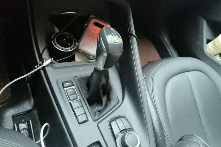 Used BMW X1 2016 sDrive18Li Premium Edition Gear Lever