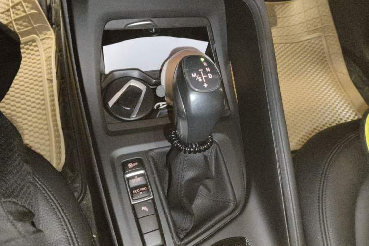 Used BMW X1 2016 sDrive18Li Premium Edition Gear Lever