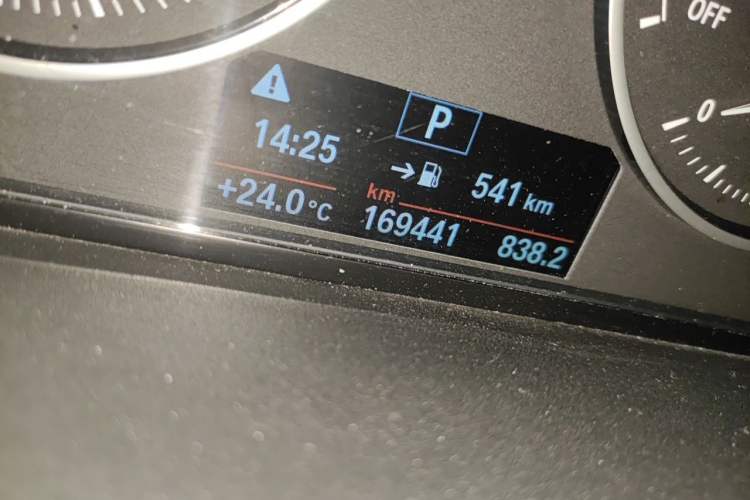 Used BMW X1 2016 sDrive18Li Luxury Model Odometer Close Up