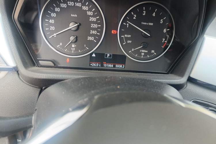 Used BMW X1 2016 sDrive18Li Premium Edition Odometer Close Up