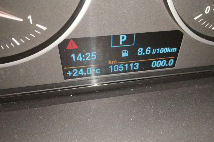 Used BMW X1 2016 sDrive18Li Premium Edition Odometer Close Up