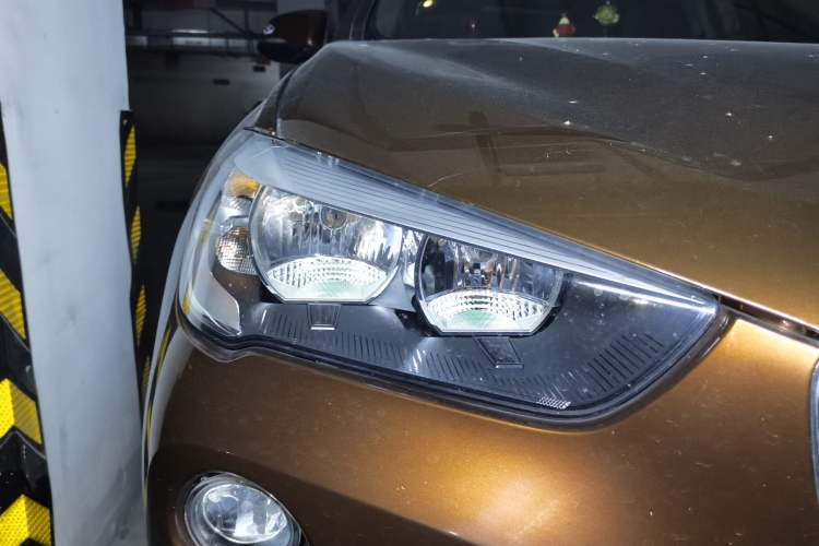 Used BMW X1 2016 sDrive18Li Fashion Model Right Front Headlight