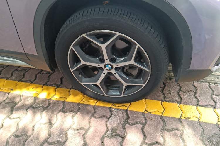 Used BMW X1 2016 sDrive20Li Luxury Model Right Front Wheel Hub