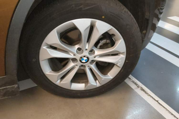 Used BMW X1 2016 sDrive18Li Premium Edition Right Front Wheel Hub