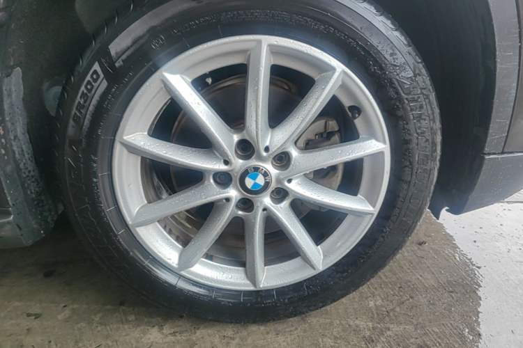 Used BMW X1 2016 sDrive18Li Fashion Model Right Front Wheel Hub