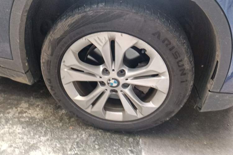 Used BMW X1 2016 sDrive18Li Premium Edition Right Front Wheel Hub