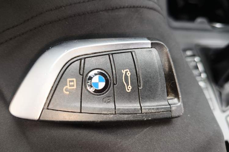 Used BMW X1 2016 sDrive18Li Premium Edition Vehicle Key