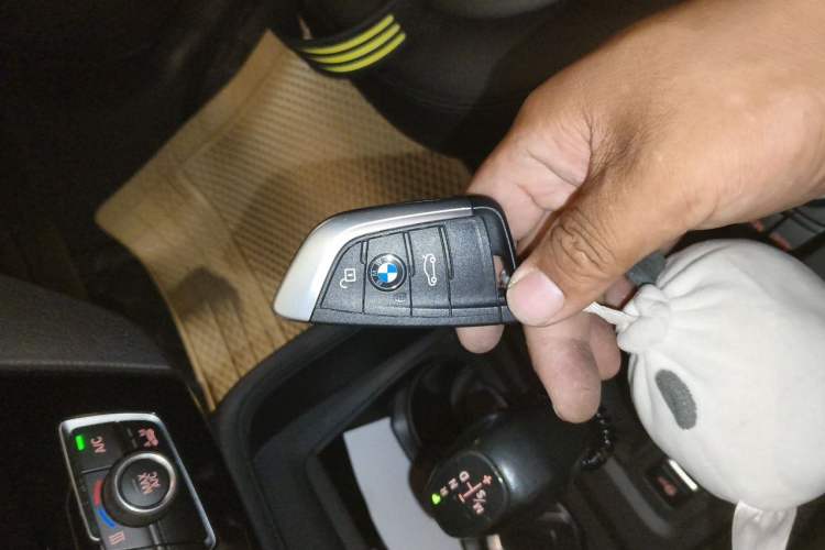 Used BMW X1 2016 sDrive18Li Premium Edition Vehicle Key