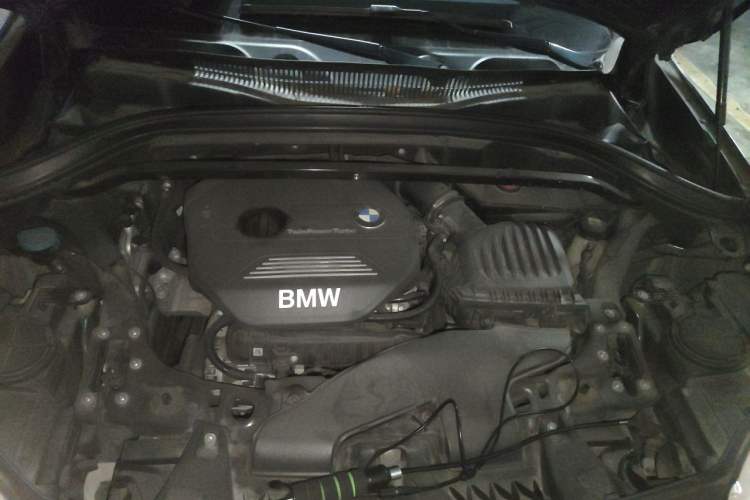 Used BMW X1 2016 sDrive18Li Fashion Model Engine Bay