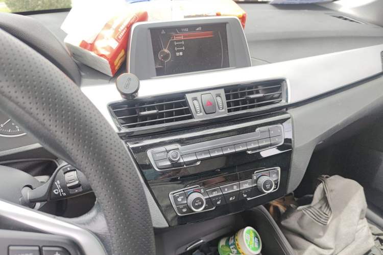 Used BMW X1 2016 sDrive18Li Premium Edition Audio And AC Panel