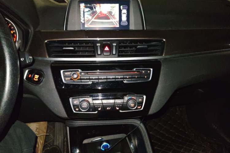 Used BMW X1 2016 sDrive18Li Luxury Model Audio And AC Panel