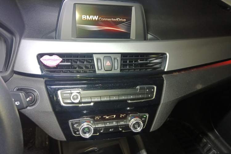 Used BMW X1 2016 sDrive18Li Premium Edition Audio And AC Panel