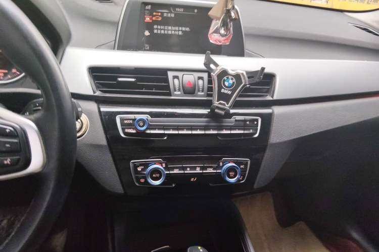 Used BMW X1 2016 sDrive18Li Fashion Model Audio And AC Panel
