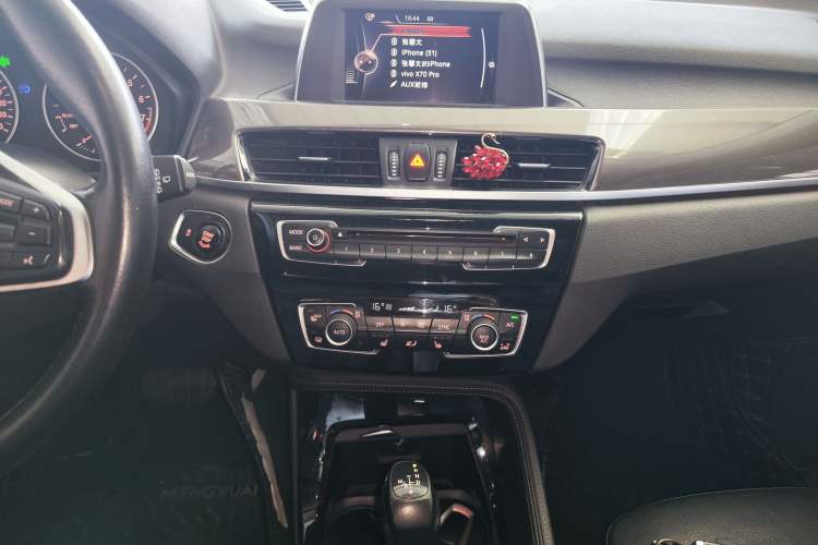 Used BMW X1 2016 sDrive18Li Luxury Model Audio And AC Panel
