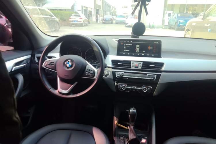 Used BMW X1 2016 sDrive18Li Premium Edition Center Console