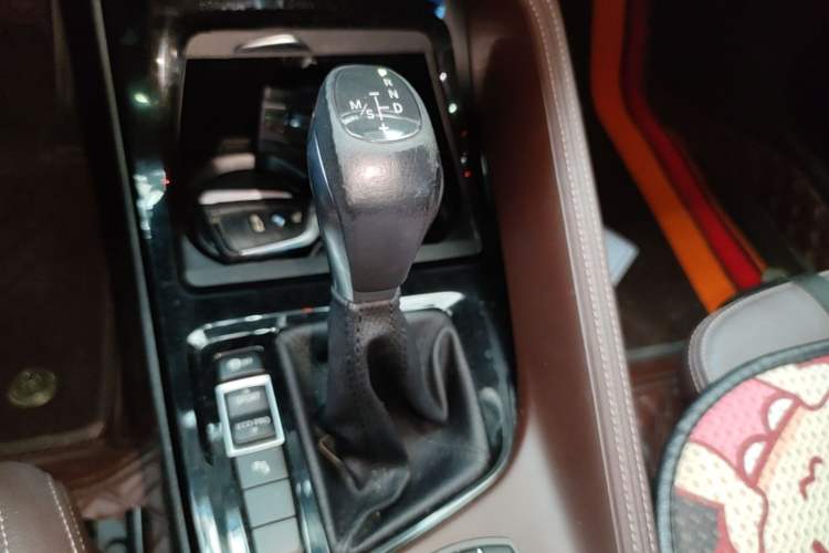 Used BMW X1 2016 sDrive20Li Luxury Model Gear Lever