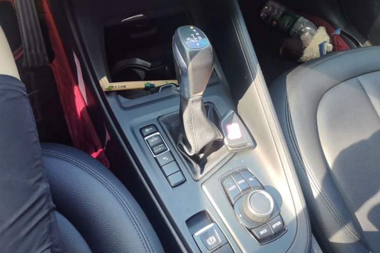Used BMW X1 2016 sDrive18Li Premium Edition Gear Lever