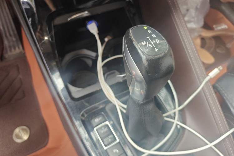 Used BMW X1 2016 sDrive20Li Luxury Model Gear Lever