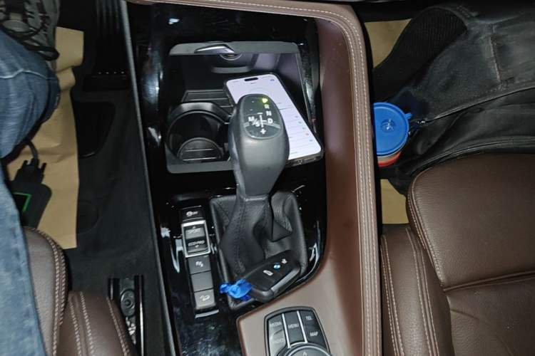Used BMW X1 2016 xDrive20Li Luxury Model Gear Lever
