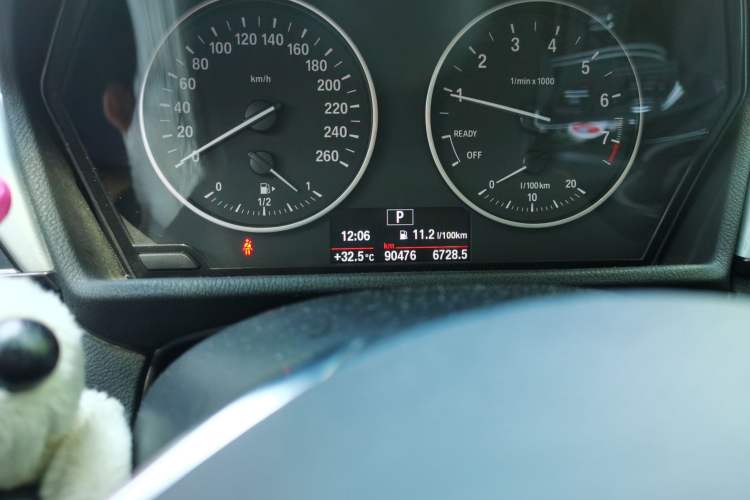 Used BMW X1 2016 sDrive18Li Fashion Model Odometer Close Up