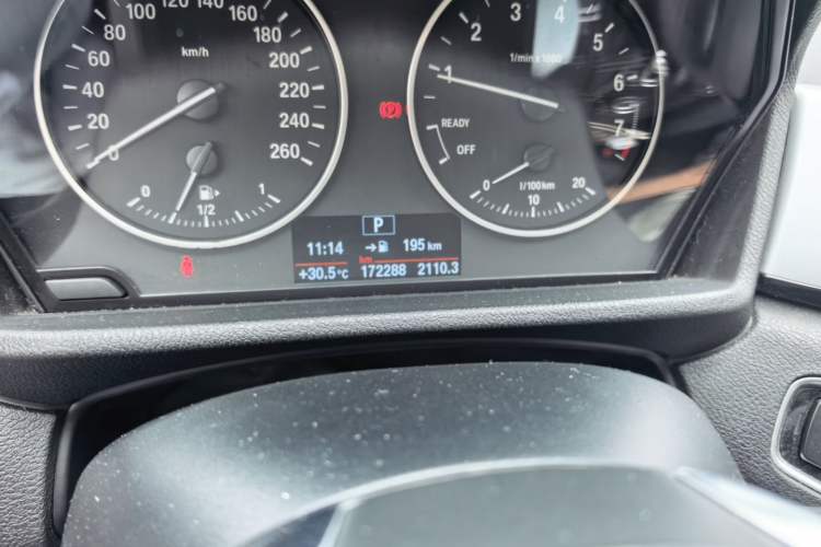 Used BMW X1 2016 sDrive18Li Premium Edition Odometer Close Up