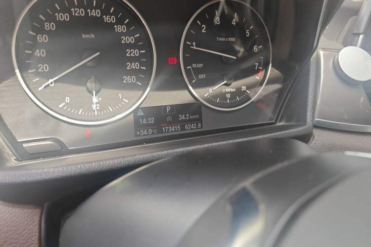 Used BMW X1 2016 sDrive20Li Luxury Model Odometer Close Up