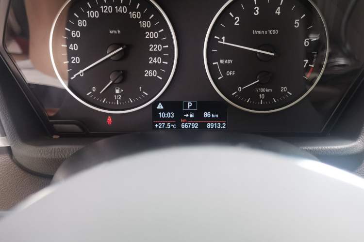 Used BMW X1 2016 sDrive20Li Luxury Model Odometer Close Up