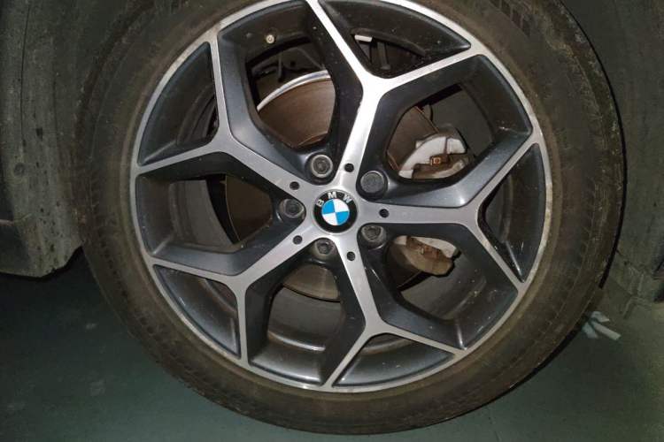 Used BMW X1 2016 sDrive18Li Luxury Model Right Front Wheel Hub