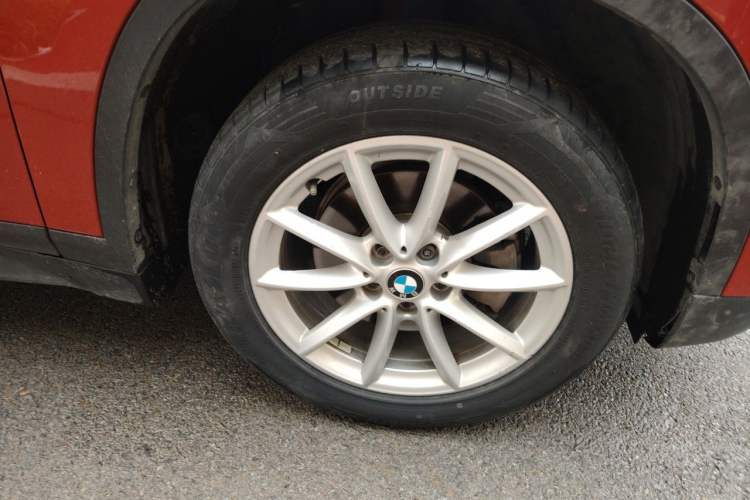 Used BMW X1 2016 sDrive18Li Fashion Model Right Front Wheel Hub