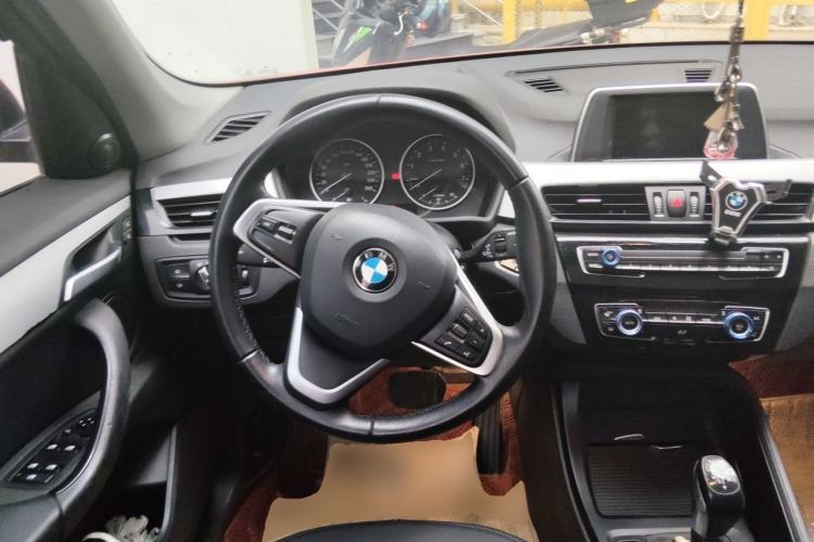 Used BMW X1 2016 sDrive18Li Fashion Model Steering Wheel