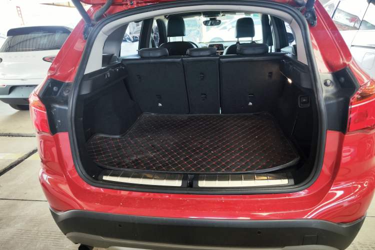 Used BMW X1 2016 sDrive18Li Luxury Model Trunk