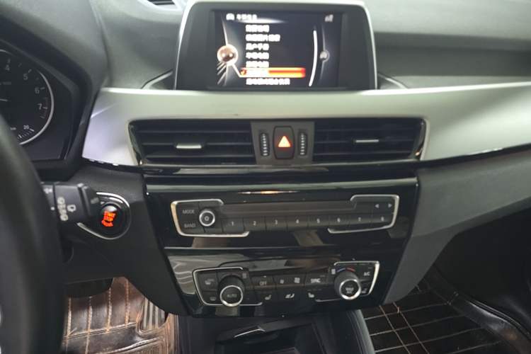 Used BMW X1 2016 sDrive18Li Premium Edition Audio And AC Panel