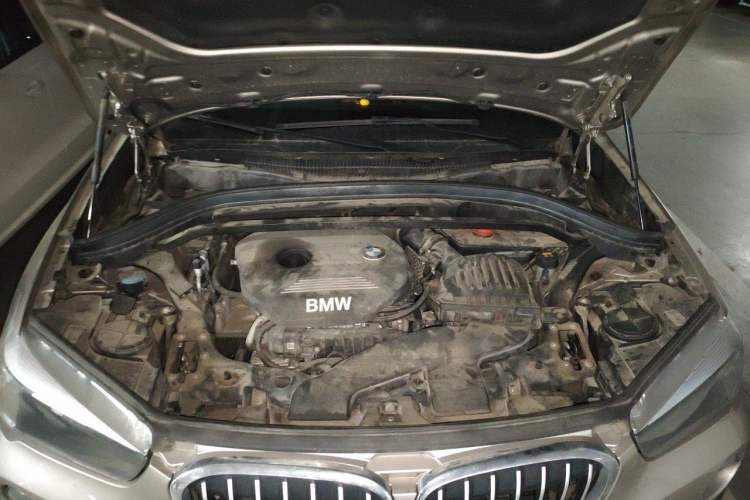 Used BMW X1 2016 sDrive18Li Fashion Model Engine Bay