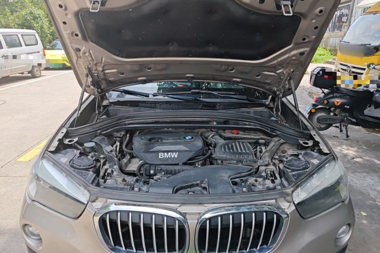 Used BMW X1 2016 sDrive18Li Fashion Model Engine Bay