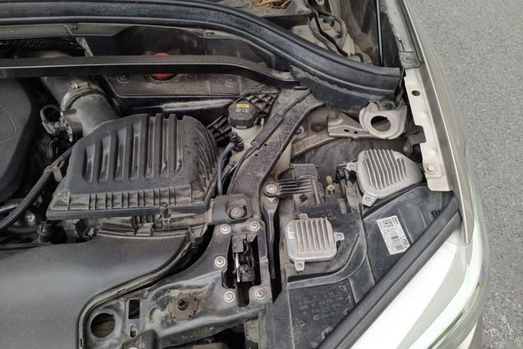Used BMW X1 2016 sDrive18Li Premium Edition Engine Bay Left