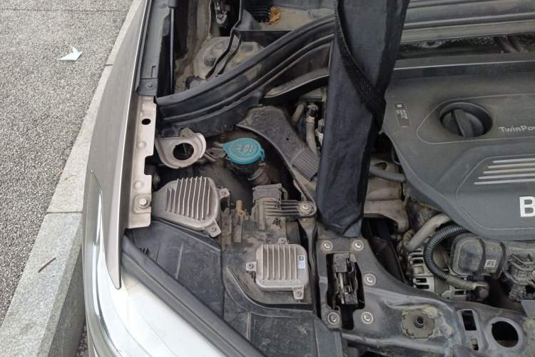 Used BMW X1 2016 sDrive18Li Premium Edition Engine Bay Right