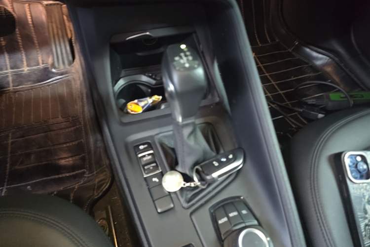Used BMW X1 2016 sDrive18Li Premium Edition Gear Lever