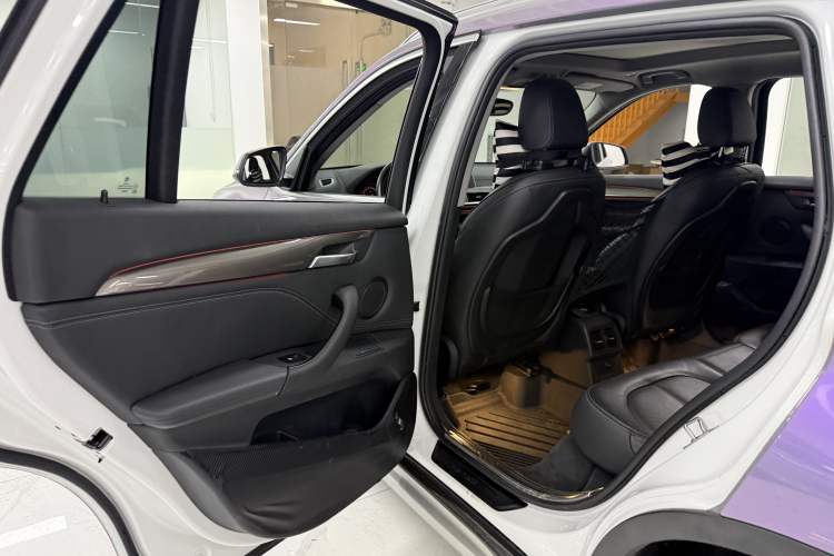 Used BMW X1 2016 sDrive20Li Luxury Model Interior 1