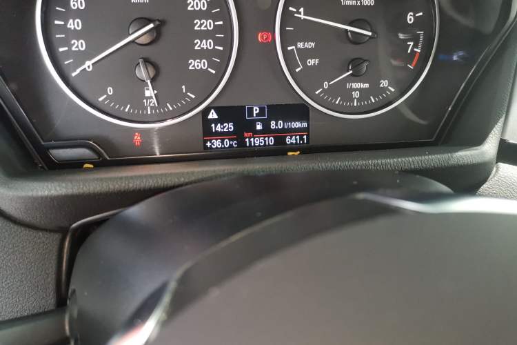 Used BMW X1 2016 sDrive18Li Premium Edition Odometer Close Up