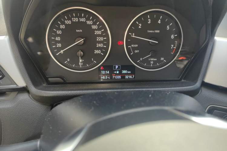 Used BMW X1 2016 sDrive18Li Fashion Model Odometer Close Up