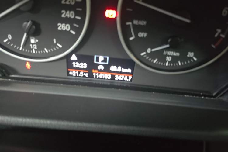 Used BMW X1 2016 sDrive18Li Premium Edition Odometer Close Up