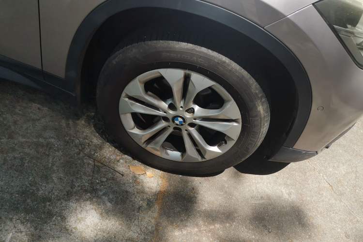 Used BMW X1 2016 sDrive18Li Premium Edition Right Front Wheel Hub