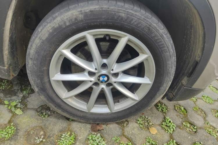 Used BMW X1 2016 sDrive18Li Fashion Model Right Front Wheel Hub